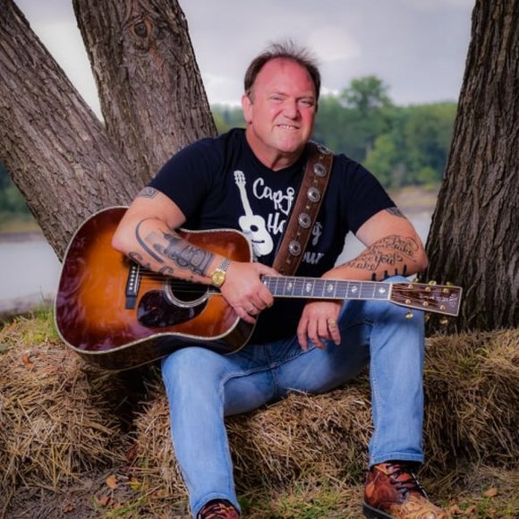 Meet your Posher, Dave - Picture 1 of 2